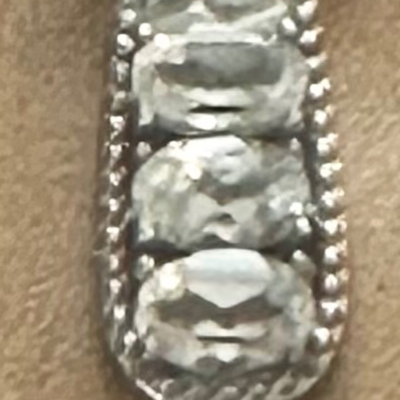 Stainless Steel White Topaz 3 Stone Oval Pendant w/Chain. NWOT - Picture 15 of 15